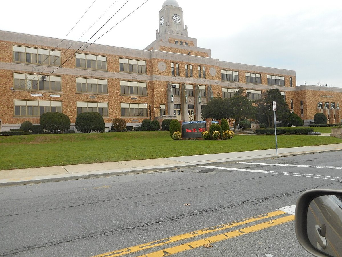 Valley Stream, NY - File:Valley Stream Central HS-2.jpg - Wikimedia Commons